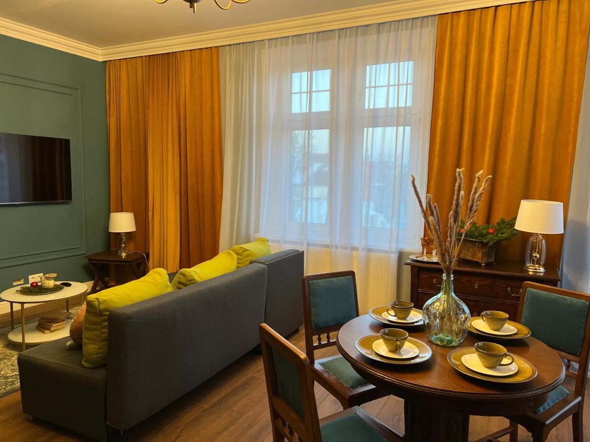 Apartament Baron ***** Jelenia Gora Bagian luar foto